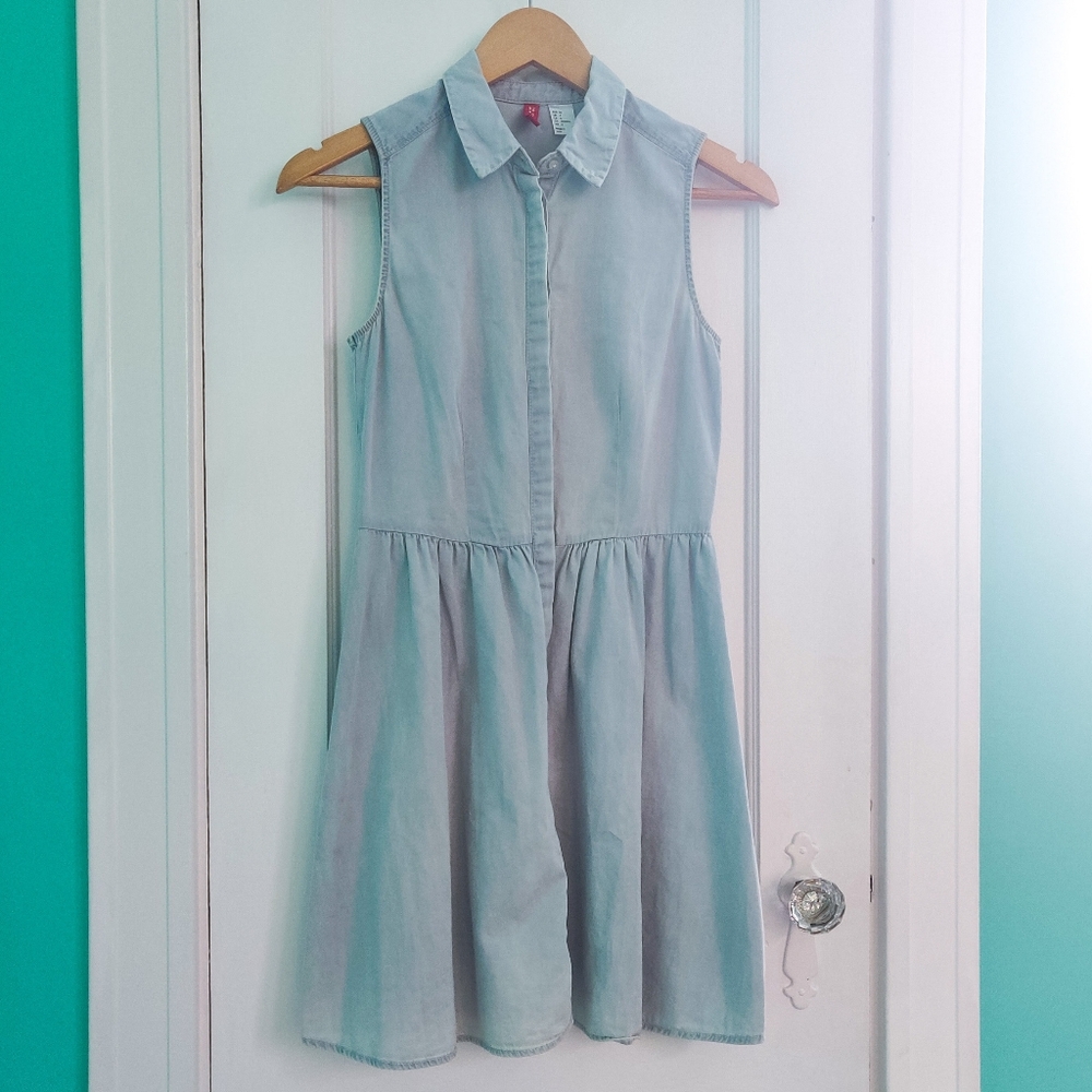 H&M Divided Sleeveless Light Wash Denim Dress